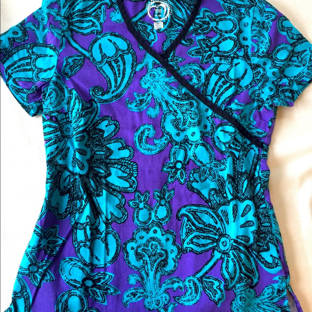 Nice fitting Scrub Top